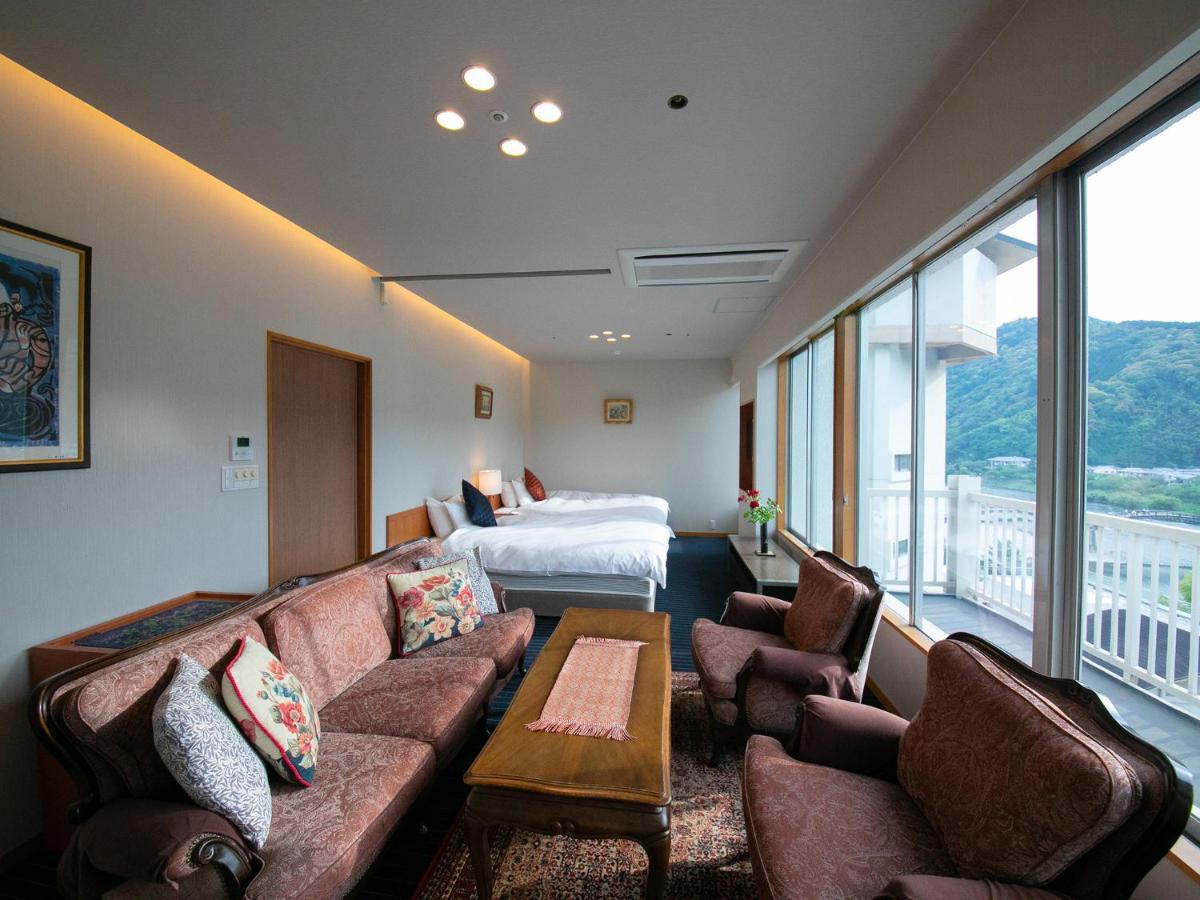 Iwakuni Kokusai Kanko Hotel Ngoại thất bức ảnh
